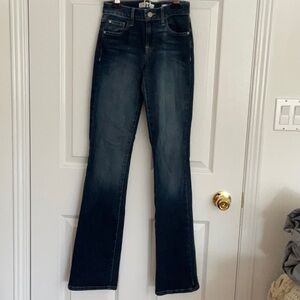 Guess Mid Rise Boot Cut Jean size 24
